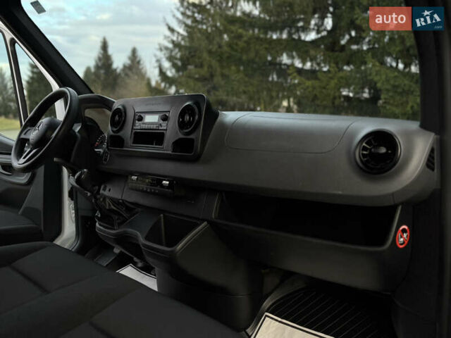 Белый Мерседес Sprinter, объемом двигателя 2.14 л и пробегом 233 тыс. км за 21700 $, фото 33 на Automoto.ua