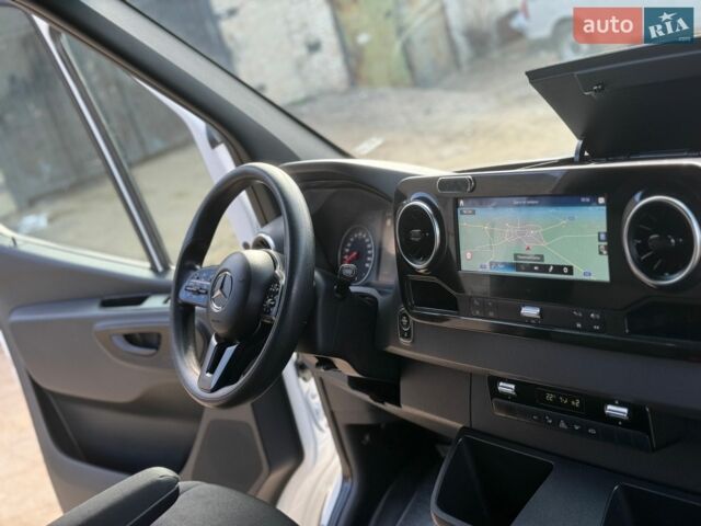 Білий Мерседес Sprinter, об'ємом двигуна 2.2 л та пробігом 186 тис. км за 24900 $, фото 26 на Automoto.ua
