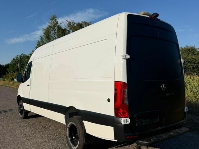 Белый Мерседес Sprinter, объемом двигателя 3 л и пробегом 220 тыс. км за 52999 $, фото 5 на Automoto.ua