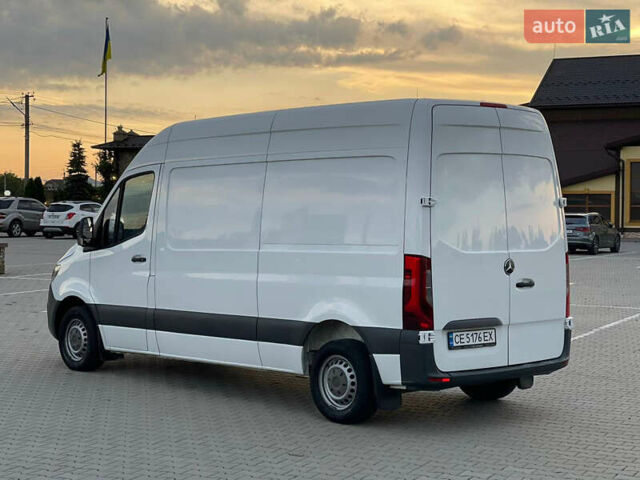 Белый Мерседес Sprinter, объемом двигателя 2.2 л и пробегом 46 тыс. км за 27600 $, фото 3 на Automoto.ua