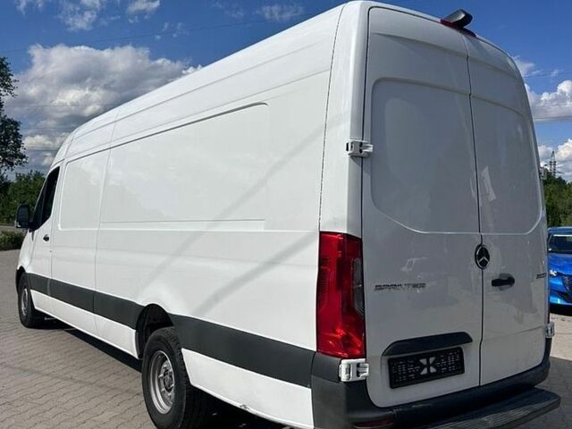 Белый Мерседес Sprinter, объемом двигателя 2.99 л и пробегом 452 тыс. км за 34000 $, фото 5 на Automoto.ua