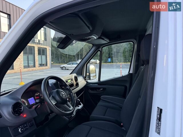 Белый Мерседес Sprinter, объемом двигателя 2.2 л и пробегом 250 тыс. км за 21850 $, фото 69 на Automoto.ua
