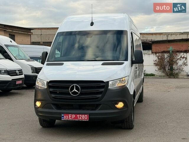 Белый Мерседес Sprinter, объемом двигателя 2.99 л и пробегом 290 тыс. км за 35500 $, фото 2 на Automoto.ua