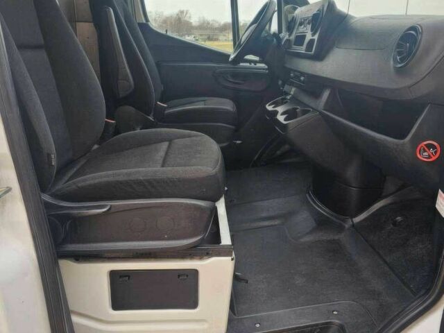 Білий Мерседес Sprinter, об'ємом двигуна 3 л та пробігом 31 тис. км за 11000 $, фото 10 на Automoto.ua