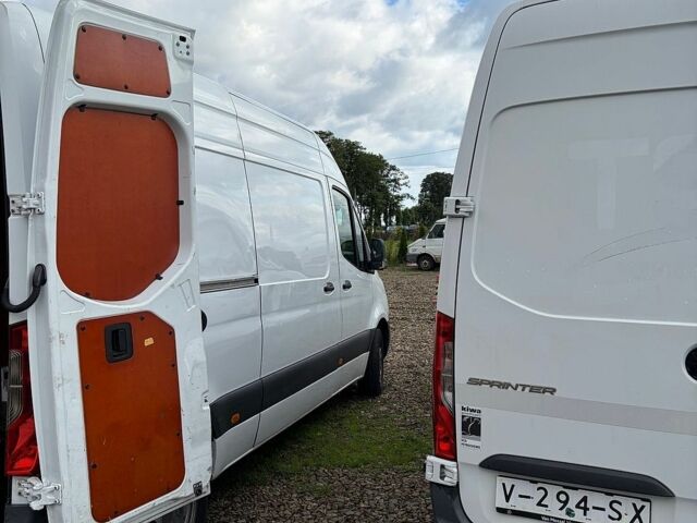 Белый Мерседес Sprinter, объемом двигателя 2.14 л и пробегом 269 тыс. км за 18900 $, фото 22 на Automoto.ua