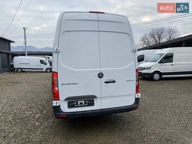 Белый Мерседес Sprinter, объемом двигателя 2.2 л и пробегом 165 тыс. км за 22880 $, фото 7 на Automoto.ua