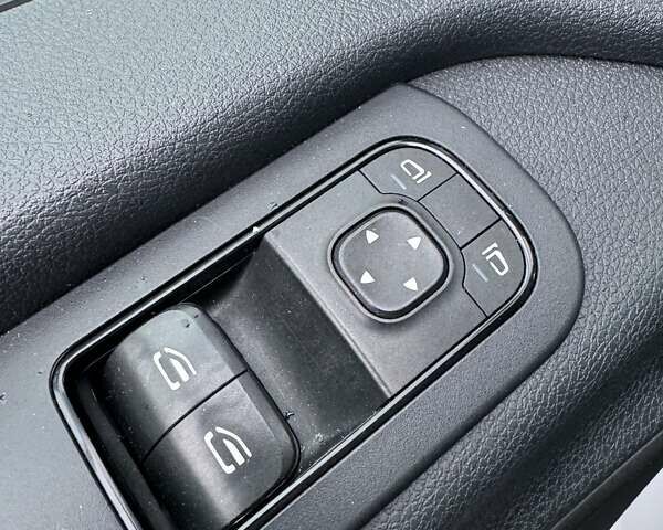 Белый Мерседес Sprinter, объемом двигателя 2.2 л и пробегом 260 тыс. км за 33000 $, фото 20 на Automoto.ua