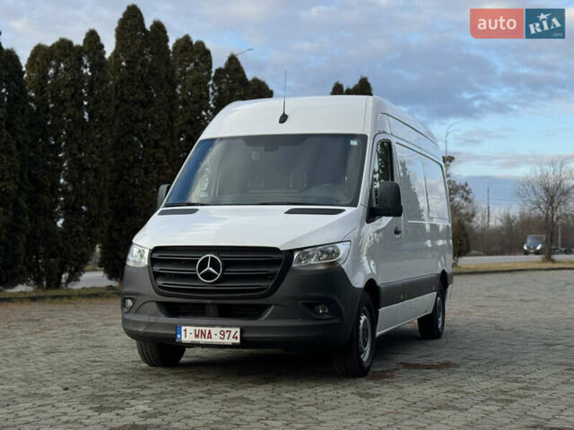 Белый Мерседес Sprinter, объемом двигателя 2.14 л и пробегом 233 тыс. км за 21700 $, фото 1 на Automoto.ua