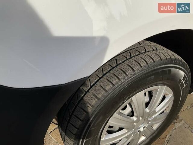 Белый Мерседес Sprinter, объемом двигателя 2.2 л и пробегом 169 тыс. км за 21499 $, фото 9 на Automoto.ua