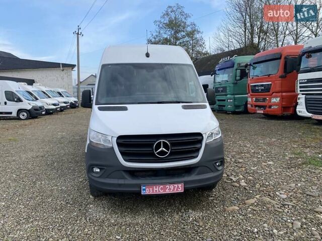 Белый Мерседес Sprinter, объемом двигателя 2.2 л и пробегом 256 тыс. км за 24500 $, фото 3 на Automoto.ua