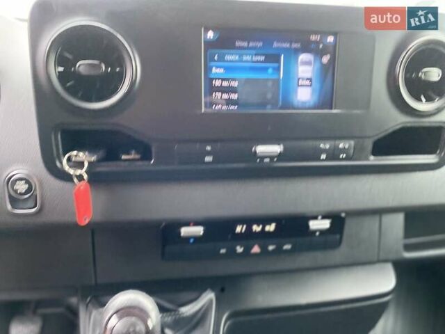 Белый Мерседес Sprinter, объемом двигателя 2.2 л и пробегом 165 тыс. км за 22880 $, фото 38 на Automoto.ua