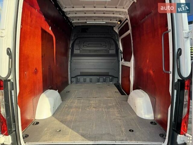 Белый Мерседес Sprinter, объемом двигателя 2.2 л и пробегом 364 тыс. км за 26500 $, фото 5 на Automoto.ua