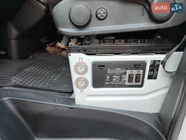 Белый Мерседес Sprinter, объемом двигателя 2.14 л и пробегом 406 тыс. км за 19500 $, фото 11 на Automoto.ua
