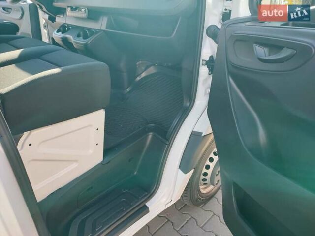 Белый Мерседес Sprinter, объемом двигателя 2.2 л и пробегом 273 тыс. км за 27800 $, фото 21 на Automoto.ua
