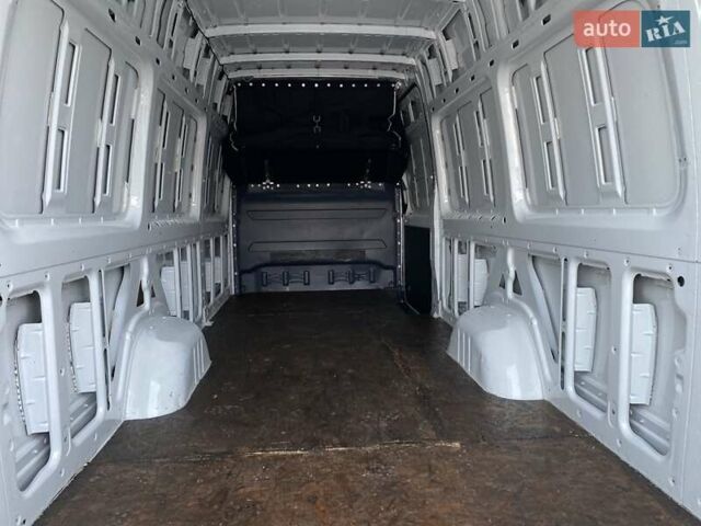 Белый Мерседес Sprinter, объемом двигателя 2.2 л и пробегом 156 тыс. км за 23550 $, фото 34 на Automoto.ua