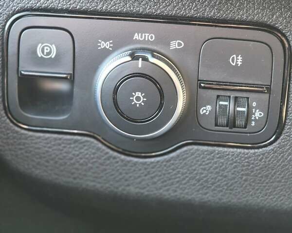 Белый Мерседес Sprinter, объемом двигателя 0 л и пробегом 343 тыс. км за 28300 $, фото 17 на Automoto.ua