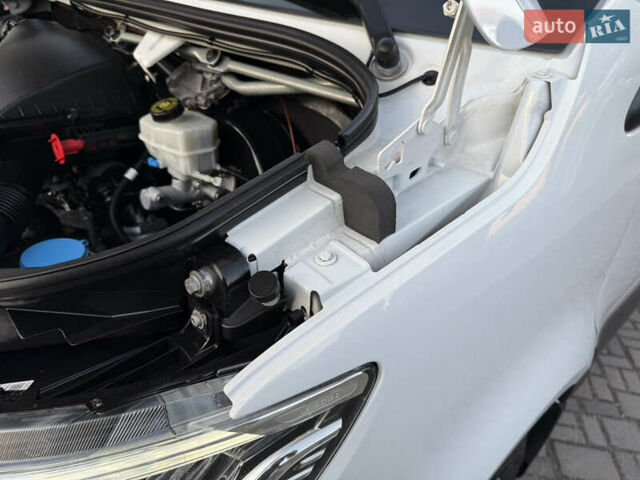 Білий Мерседес Sprinter, об'ємом двигуна 3 л та пробігом 260 тис. км за 34800 $, фото 101 на Automoto.ua