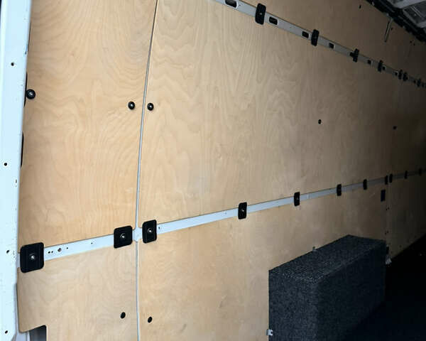 Белый Мерседес Sprinter, объемом двигателя 2.14 л и пробегом 299 тыс. км за 33900 $, фото 39 на Automoto.ua