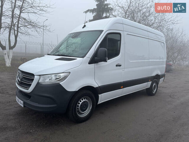 Белый Мерседес Sprinter, объемом двигателя 2.2 л и пробегом 297 тыс. км за 24700 $, фото 9 на Automoto.ua