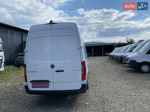 Белый Мерседес Sprinter, объемом двигателя 2.2 л и пробегом 198 тыс. км за 27999 $, фото 10 на Automoto.ua