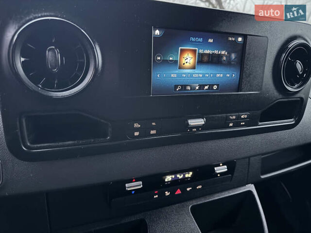 Белый Мерседес Sprinter, объемом двигателя 2.2 л и пробегом 297 тыс. км за 24700 $, фото 21 на Automoto.ua