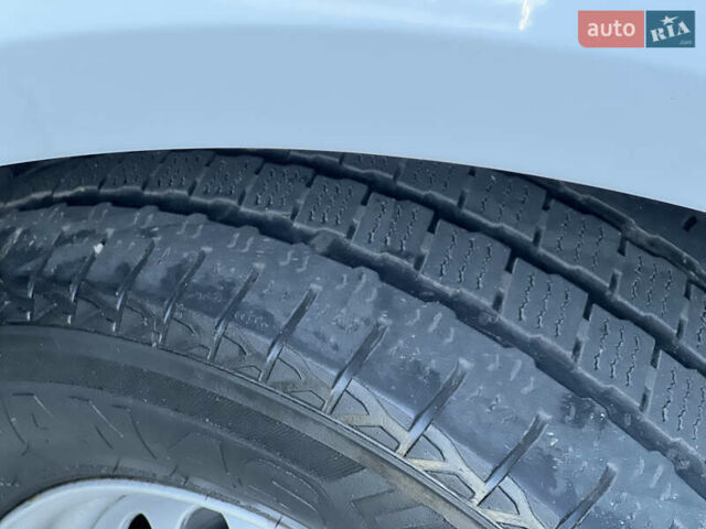 Белый Мерседес Sprinter, объемом двигателя 2.2 л и пробегом 203 тыс. км за 23800 $, фото 87 на Automoto.ua