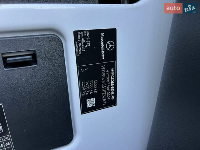 Белый Мерседес Sprinter, объемом двигателя 2.2 л и пробегом 203 тыс. км за 23800 $, фото 167 на Automoto.ua