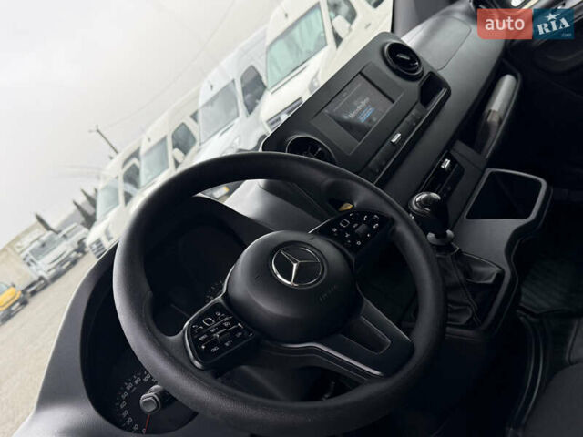 Белый Мерседес Sprinter, объемом двигателя 2.2 л и пробегом 268 тыс. км за 23800 $, фото 9 на Automoto.ua