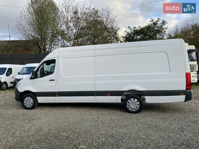 Белый Мерседес Sprinter, объемом двигателя 2.2 л и пробегом 150 тыс. км за 23370 $, фото 4 на Automoto.ua