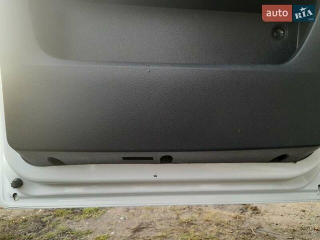 Белый Мерседес Sprinter, объемом двигателя 1.95 л и пробегом 214 тыс. км за 24900 $, фото 38 на Automoto.ua