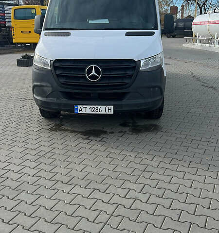 Белый Мерседес Sprinter, объемом двигателя 2.14 л и пробегом 327 тыс. км за 20500 $, фото 1 на Automoto.ua