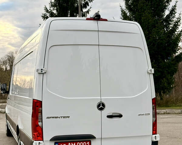 Белый Мерседес Sprinter, объемом двигателя 2.14 л и пробегом 299 тыс. км за 33900 $, фото 69 на Automoto.ua