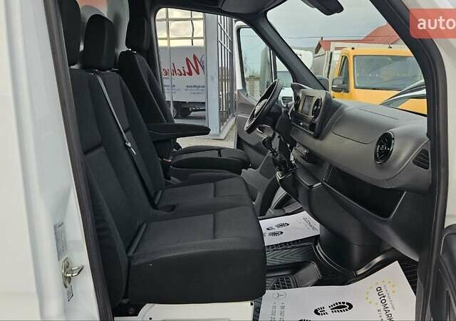 Белый Мерседес Sprinter, объемом двигателя 2.2 л и пробегом 126 тыс. км за 26800 $, фото 29 на Automoto.ua