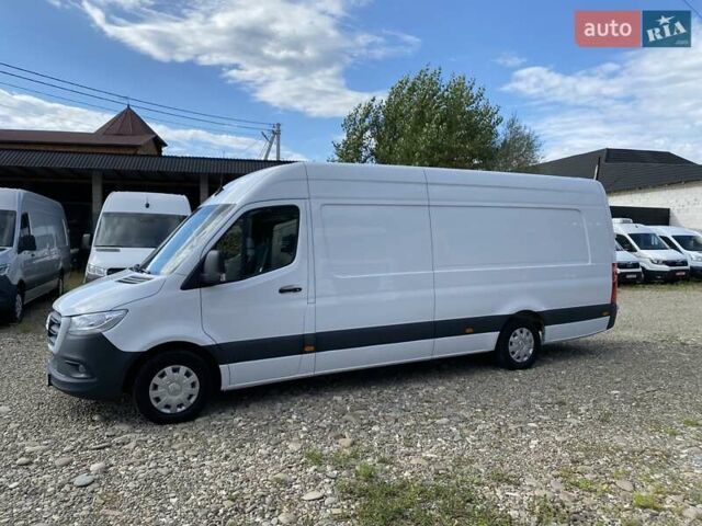 Белый Мерседес Sprinter, объемом двигателя 2.2 л и пробегом 198 тыс. км за 27999 $, фото 1 на Automoto.ua