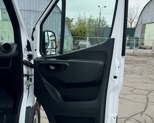 Белый Мерседес Sprinter, объемом двигателя 2.14 л и пробегом 256 тыс. км за 26900 $, фото 30 на Automoto.ua