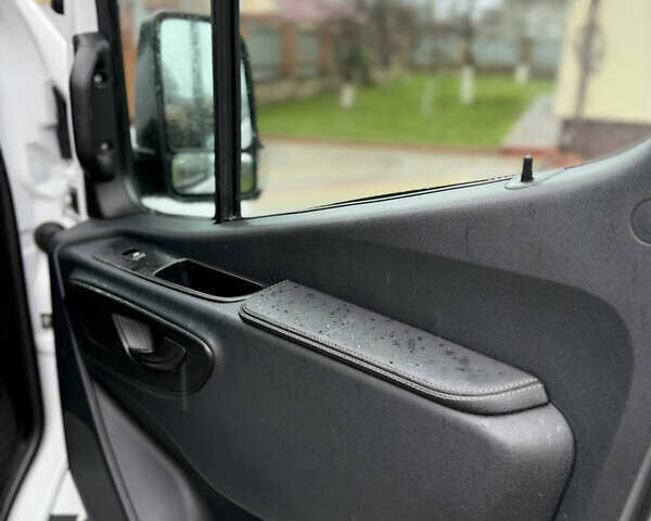 Белый Мерседес Sprinter, объемом двигателя 2.2 л и пробегом 308 тыс. км за 24499 $, фото 22 на Automoto.ua