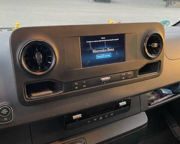 Белый Мерседес Sprinter, объемом двигателя 2.1 л и пробегом 611 тыс. км за 22800 $, фото 1 на Automoto.ua