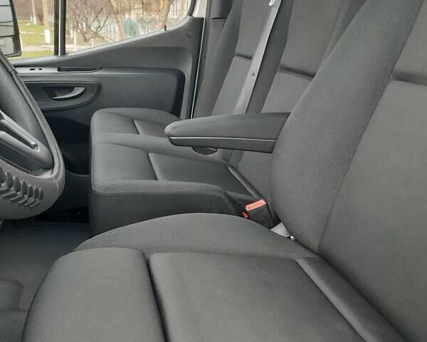 Белый Мерседес Sprinter, объемом двигателя 1.95 л и пробегом 214 тыс. км за 24900 $, фото 7 на Automoto.ua