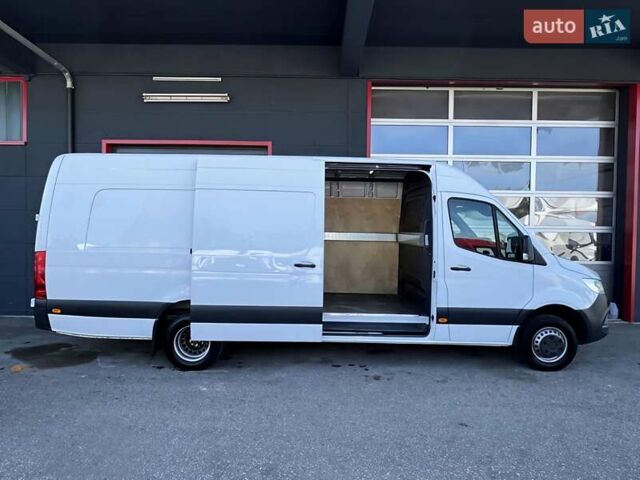 Білий Мерседес Sprinter, об'ємом двигуна 2.2 л та пробігом 322 тис. км за 46282 $, фото 6 на Automoto.ua