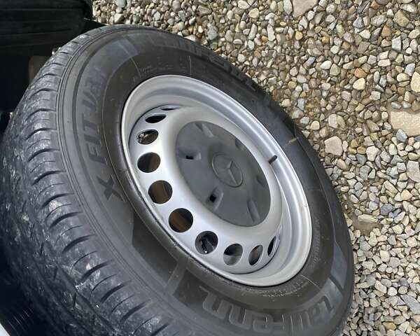 Белый Мерседес Sprinter, объемом двигателя 2.2 л и пробегом 193 тыс. км за 22400 $, фото 21 на Automoto.ua