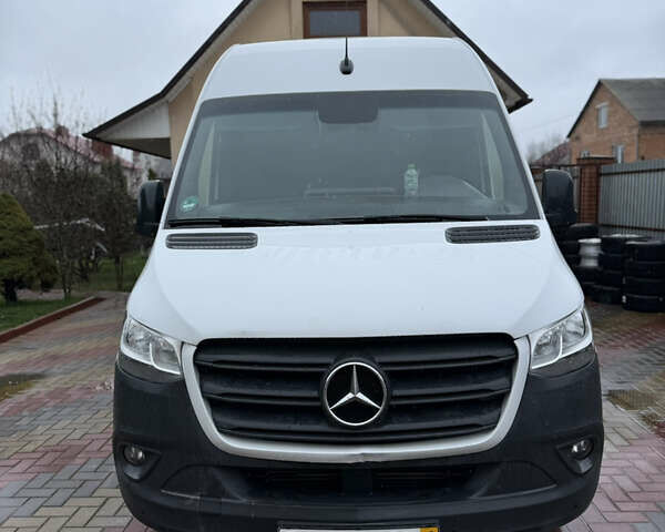 Белый Мерседес Sprinter, объемом двигателя 2.2 л и пробегом 308 тыс. км за 24499 $, фото 2 на Automoto.ua