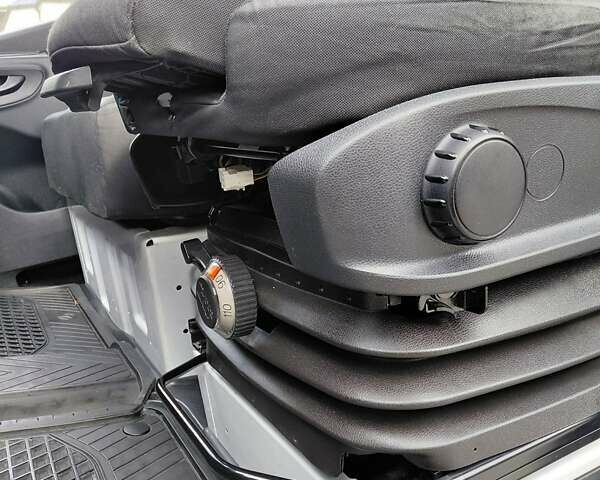 Белый Мерседес Sprinter, объемом двигателя 3 л и пробегом 365 тыс. км за 32000 $, фото 8 на Automoto.ua