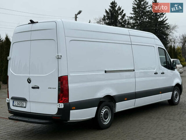 Белый Мерседес Sprinter, объемом двигателя 2.2 л и пробегом 268 тыс. км за 23800 $, фото 2 на Automoto.ua