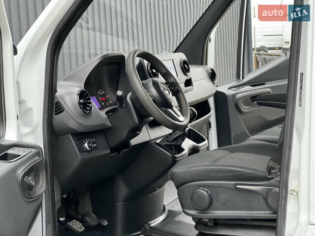 Білий Мерседес Sprinter, об'ємом двигуна 2.2 л та пробігом 249 тис. км за 23900 $, фото 99 на Automoto.ua