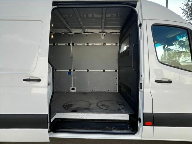 Белый Мерседес Sprinter, объемом двигателя 3 л и пробегом 236 тыс. км за 32000 $, фото 26 на Automoto.ua