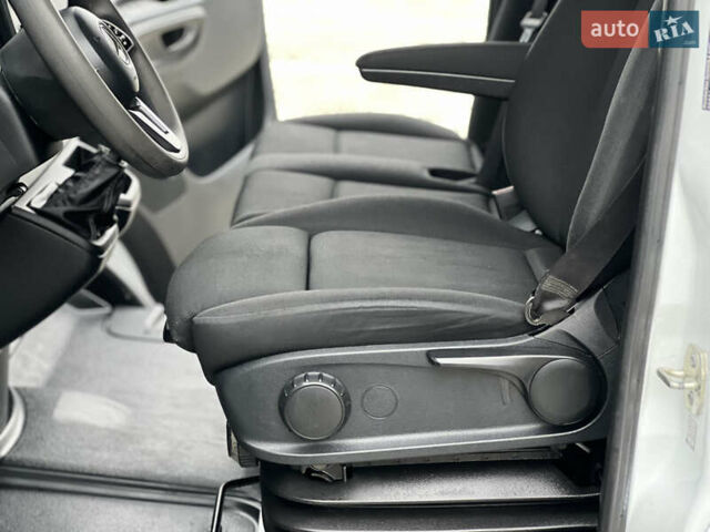 Білий Мерседес Sprinter, об'ємом двигуна 2.2 л та пробігом 249 тис. км за 23900 $, фото 105 на Automoto.ua