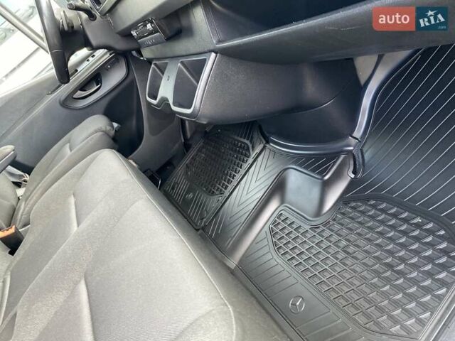 Белый Мерседес Sprinter, объемом двигателя 2.2 л и пробегом 198 тыс. км за 27999 $, фото 35 на Automoto.ua