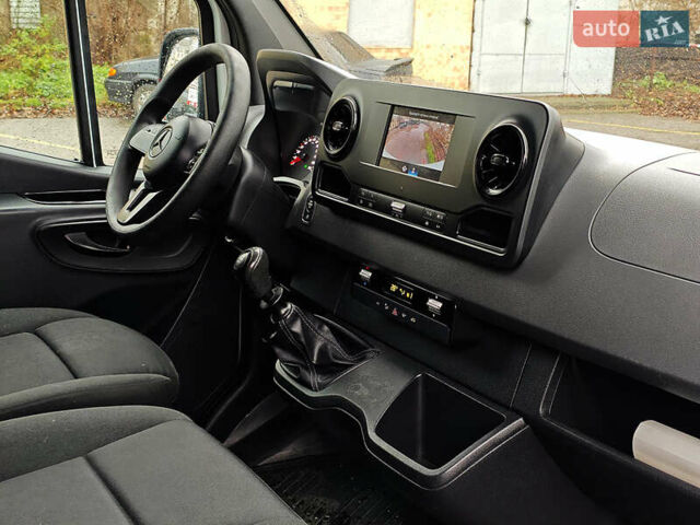 Белый Мерседес Sprinter, объемом двигателя 2.2 л и пробегом 314 тыс. км за 24900 $, фото 18 на Automoto.ua