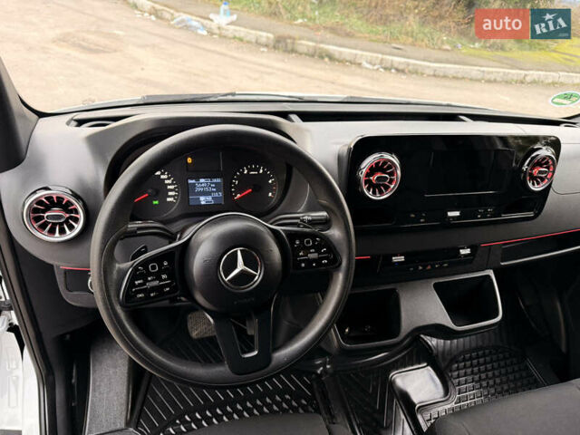 Белый Мерседес Sprinter, объемом двигателя 2.14 л и пробегом 299 тыс. км за 33900 $, фото 19 на Automoto.ua
