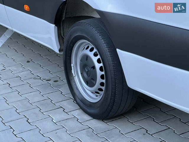 Белый Мерседес Sprinter, объемом двигателя 2.2 л и пробегом 203 тыс. км за 23800 $, фото 83 на Automoto.ua